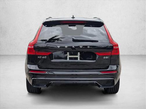 2024 Volvo XC60 B5 Plus Dark Theme