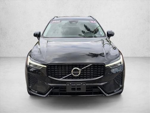 2024 Volvo XC60 B5 Plus Dark Theme