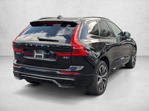 2024 Volvo XC60 B5 Plus Dark Theme