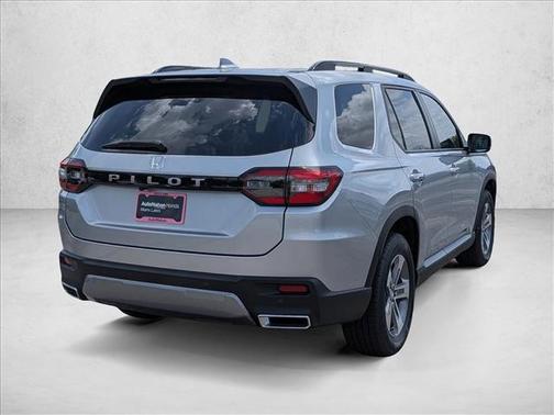 Solar Silver Metallic 2026 Honda Pilot EX-L