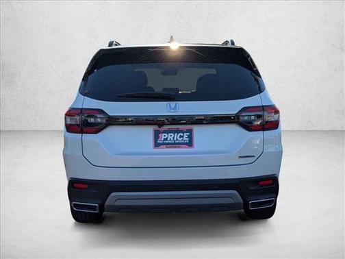 2023 Honda Pilot Touring 8-Passenger