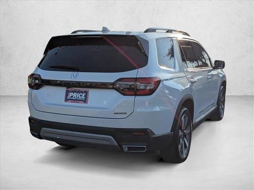 2023 Honda Pilot Touring 8-Passenger