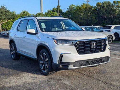 2025 Honda Pilot Touring 8-Passenger