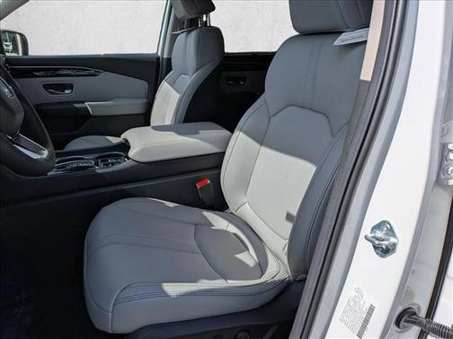 2025 Honda Pilot Touring 8-Passenger