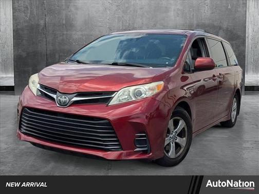 2019 Toyota Sienna LE