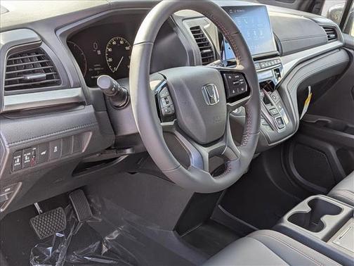 Platinum White Pearl 2026 Honda Odyssey Sport-L