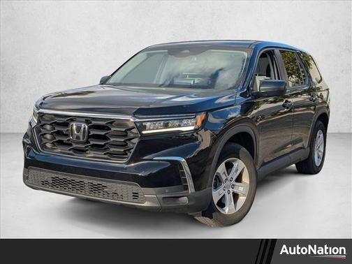 2023 Honda Pilot 2WD LX