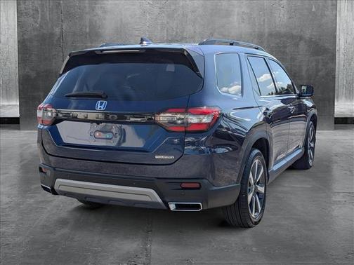 2024 Honda Pilot Touring 8-Passenger