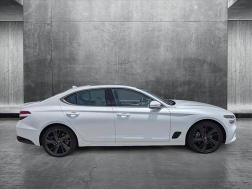 2023 Genesis G70 2.0T RWD
