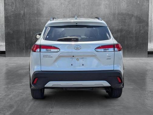 2024 Toyota Corolla Cross LE