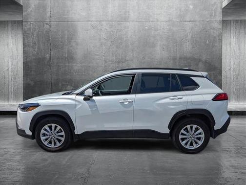 2024 Toyota Corolla Cross LE