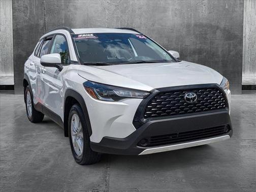 2024 Toyota Corolla Cross LE