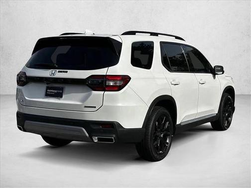 2025 Honda Pilot Touring 8-Passenger