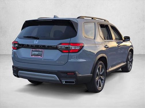 2025 Honda Pilot Touring 8-Passenger