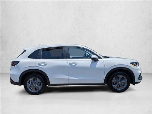 Platinum White Pearl 2026 Honda HR-V LX