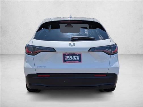Platinum White Pearl 2026 Honda HR-V LX