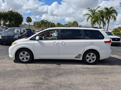 2012 Toyota Sienna LE
