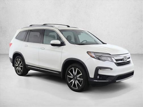 Platinum White Pearl 2022 Honda Pilot Touring 8-Passenger