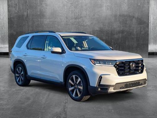 2025 Honda Pilot Touring 8-Passenger