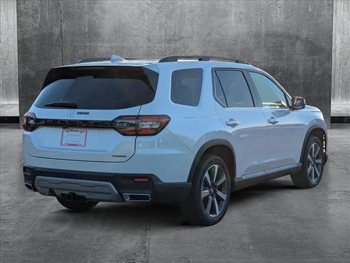 2025 Honda Pilot Touring 8-Passenger