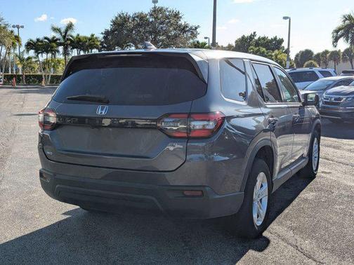 2023 Honda Pilot AWD LX