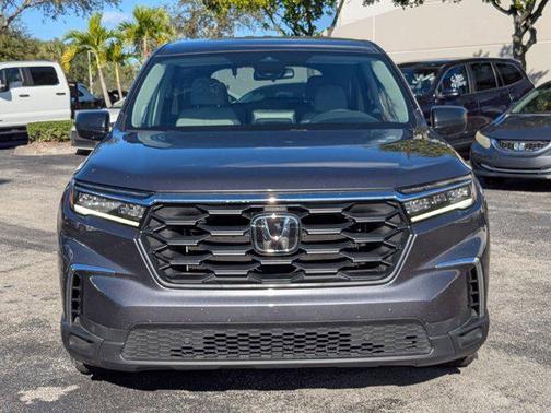 2023 Honda Pilot AWD LX