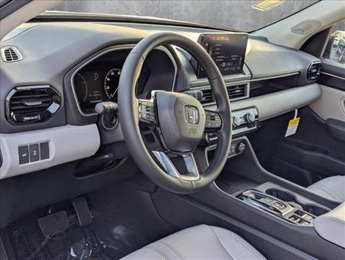 2025 Honda Pilot Touring 8-Passenger