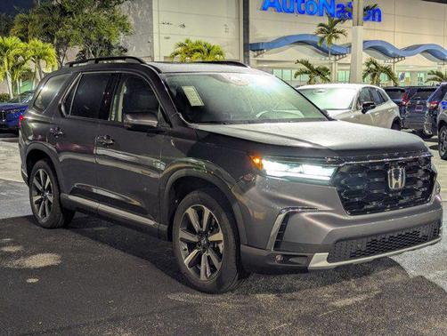 2025 Honda Pilot Touring 8-Passenger