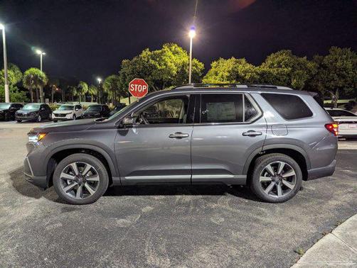 2025 Honda Pilot Touring 8-Passenger