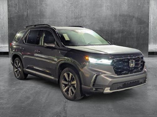 2025 Honda Pilot Touring 8-Passenger