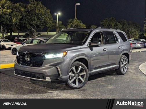 2025 Honda Pilot Touring 8-Passenger