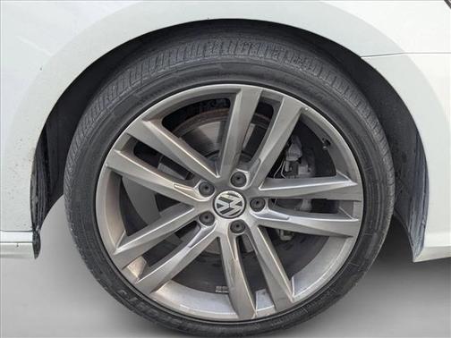 2017 Volkswagen Passat 1.8T R-Line w/Comfort