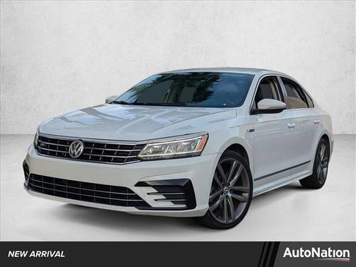 2017 Volkswagen Passat 1.8T R-Line w/Comfort
