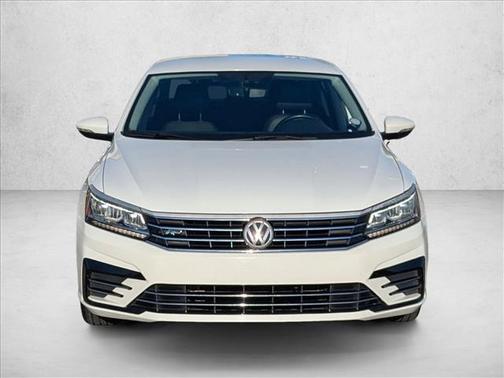 2017 Volkswagen Passat 1.8T R-Line w/Comfort