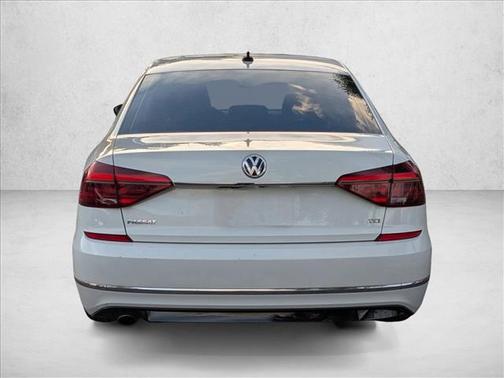 2017 Volkswagen Passat 1.8T R-Line w/Comfort