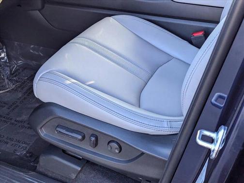 2025 Honda Pilot Touring 8-Passenger