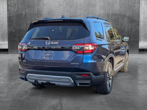 2025 Honda Pilot Touring 8-Passenger