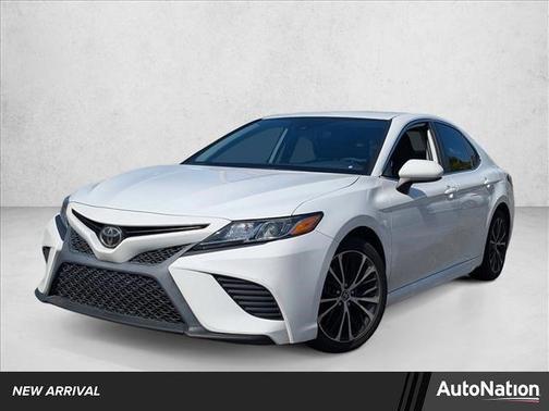 2020 Toyota Camry SE