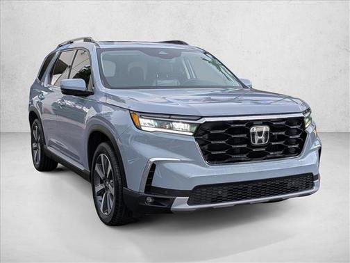 Sonic Gray Pearl 2023 Honda Pilot Touring 8-Passenger