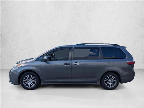 2018 Toyota Sienna XLE