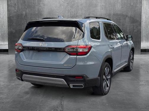 2023 Honda Pilot Touring 8-Passenger