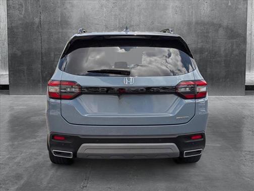 2023 Honda Pilot Touring 8-Passenger