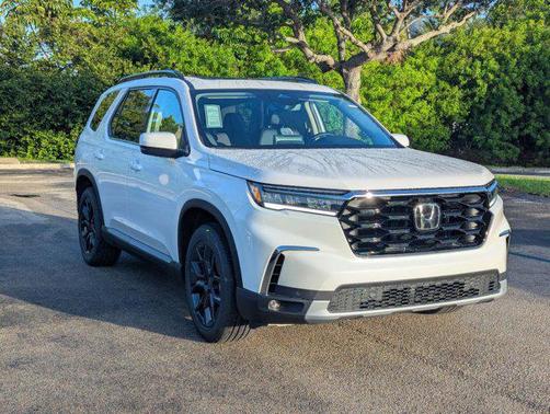 2025 Honda Pilot Touring 8-Passenger