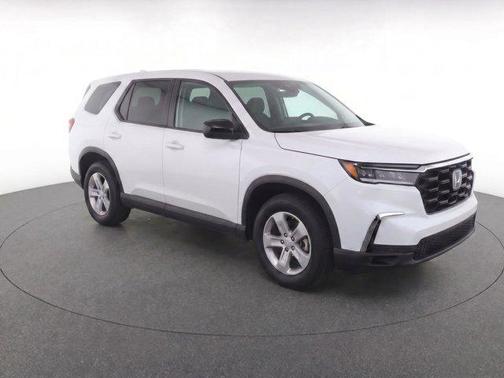 Crystal Black Pearl 2023 Honda Pilot AWD LX