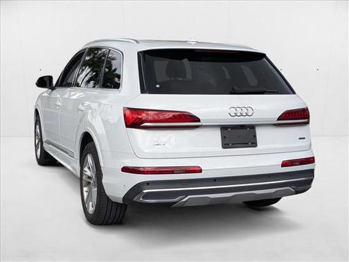 2023 Audi Q7 55 Premium Plus