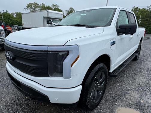 2025 Ford F-150 Lightning Flash