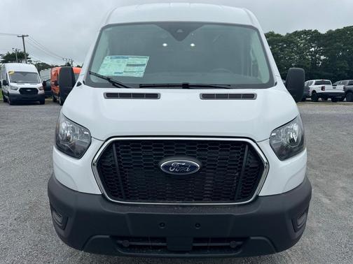 2025 Ford Transit-250 148 WB Medium Roof Cargo