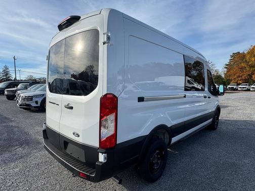 2026 Ford Transit-250 148 WB Medium Roof Cargo