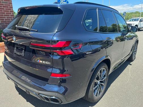 2025 BMW X5 M60i