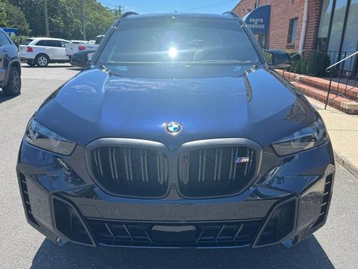 2025 BMW X5 M60i